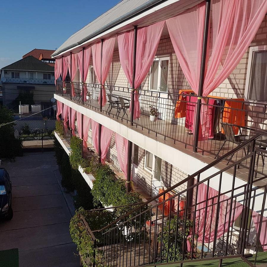 Hotel Flamingo Zaliznyy Port Bagian luar foto