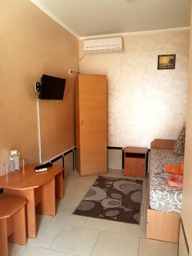 Hotel Flamingo Zaliznyy Port Bagian luar foto
