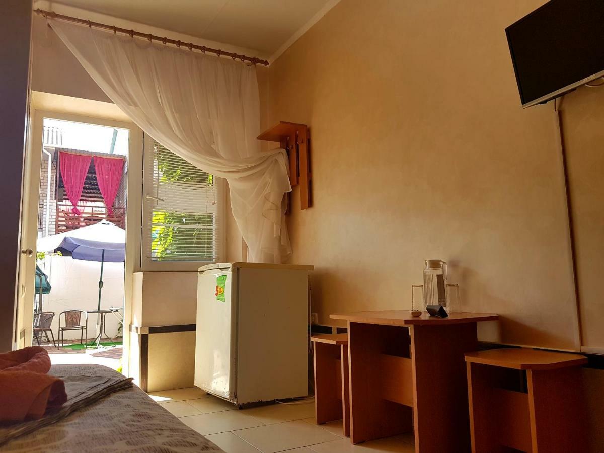 Hotel Flamingo Zaliznyy Port Bagian luar foto